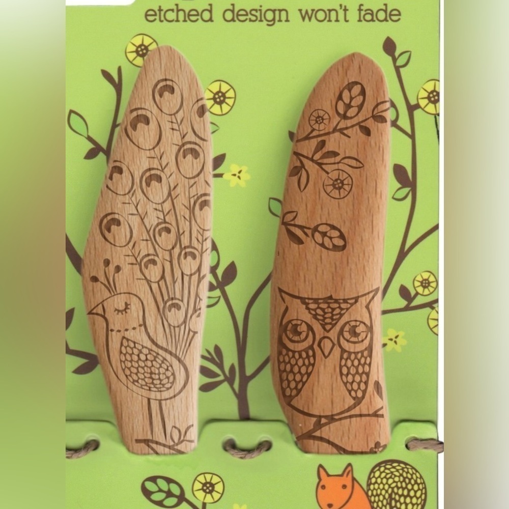 Woodland Beechwood Etched No Fade Spreaders Hedgehog Squirrel Peacock Owl Design - Picture 2 of 3